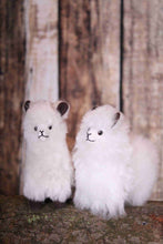 Charger l'image dans la galerie, Peluche d'alpaga 6"